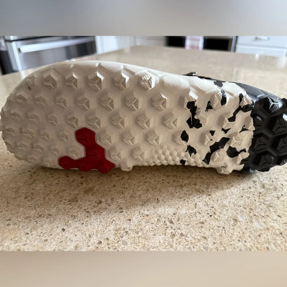 Women’s Size 8 Vivobarefoot Hiking boots - Picture 2 of 5